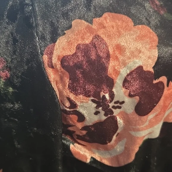 Black Velvet Floral Wide-Leg Pants - Picture 3 of 5